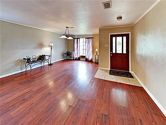 4th image of 405 Malero Dr