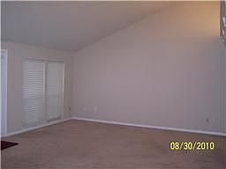 4th image of 2831 Hampton Dr