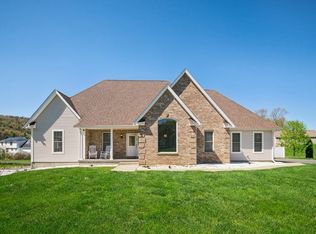 27 Coyote Cres, Feeding Hills, MA 01030