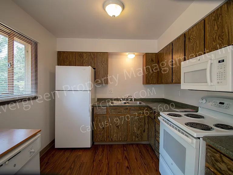 2401 W Stuart St — Photo 8