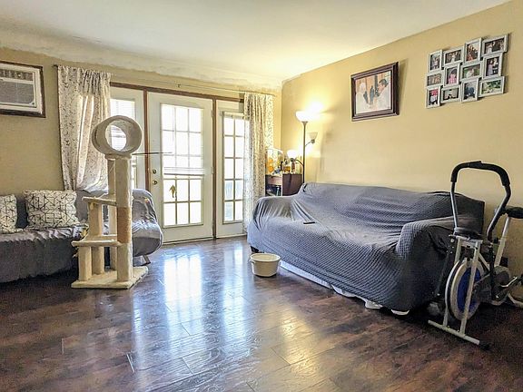 4th image of 2334 Century Point Ln APT A