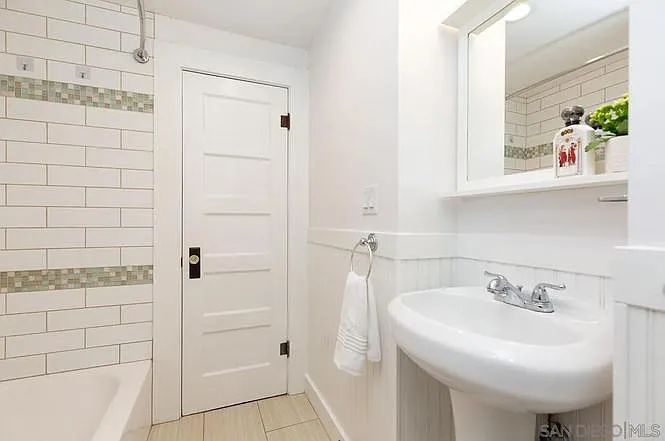 8318 Allison Ave — Photo 15