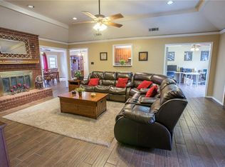 1906 W Nathan Lowe Rd, Arlington, TX 76017