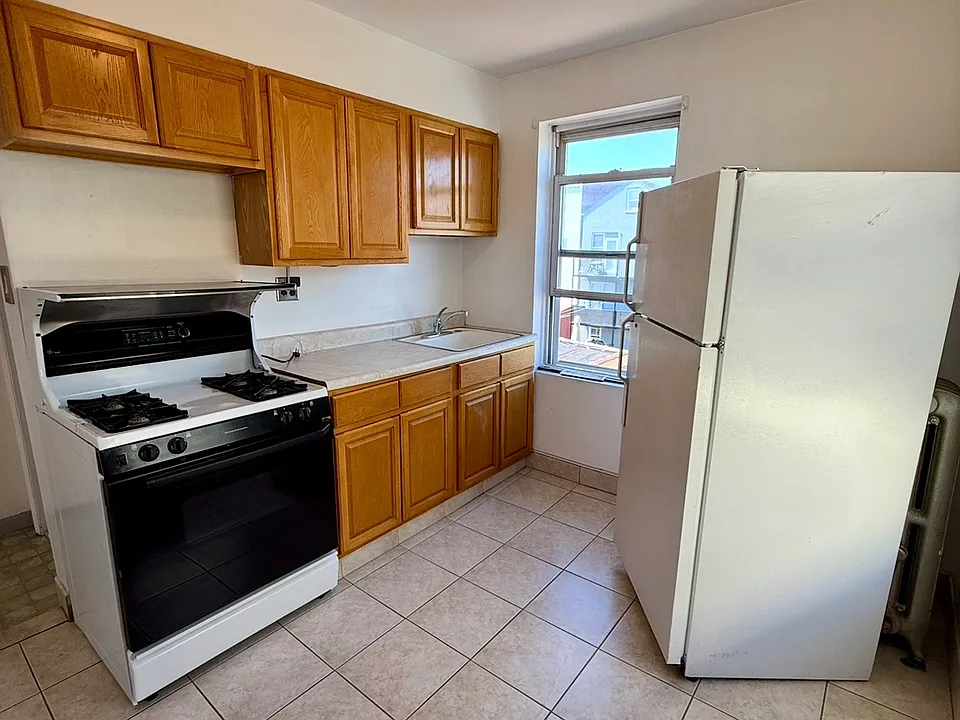 1436 Hobart Ave #2