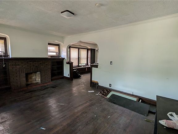 5th image of 3557 E 135th St