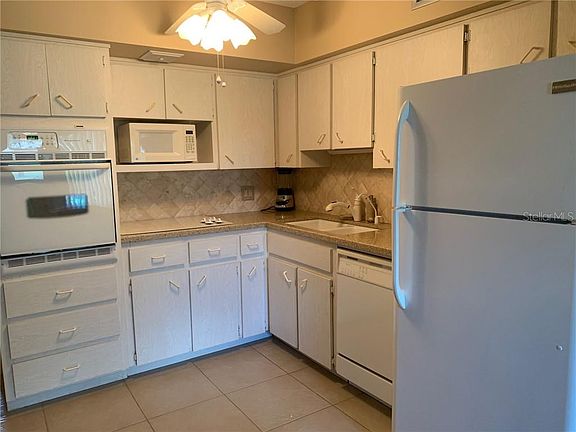 5th image of 2362 Jamaican St APT 8
