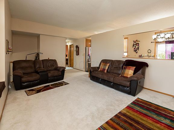 5th image of 631 21st St E