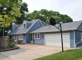 9428 W Manitoba St, West Allis, WI 53227