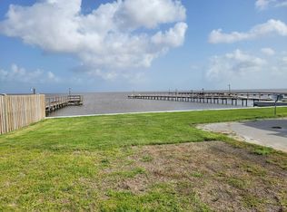 718 Copano Cove Rd, Rockport, TX 78382