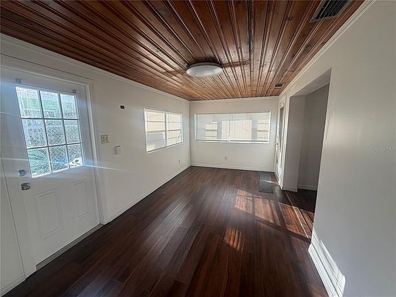 3rd image of 4017 W La Salle St