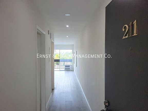 2nd image of 1061 Park Ave Unit 211