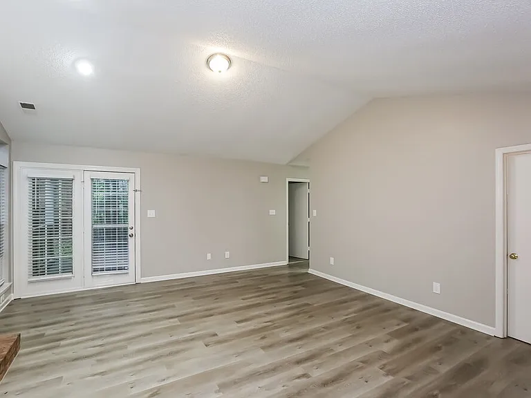 7836 Pelican Ct — Photo 5