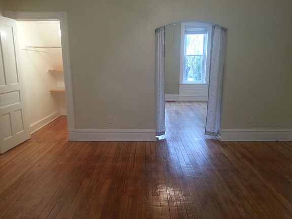 4th image of 2221 Indiana Ave