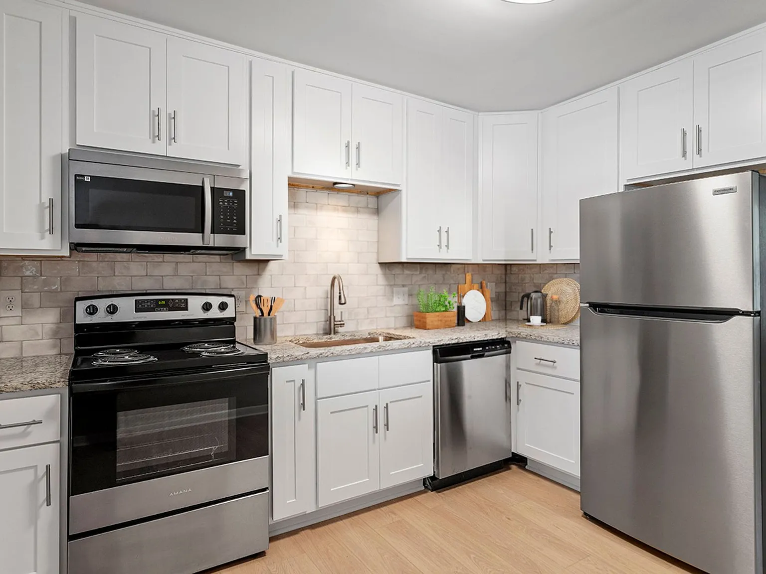 South Valley Apartments — Photo 3
