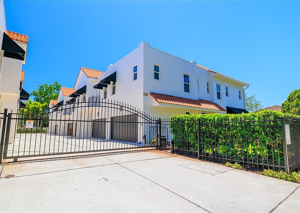 1st image of 3210 W HORATIO STREET #14