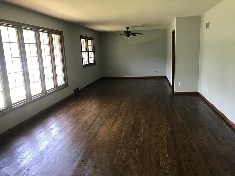 21806 Leavenworth St — Photo 4