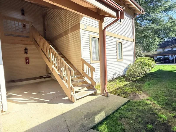 17307 119th Lane SE #K12, Renton, WA 98058