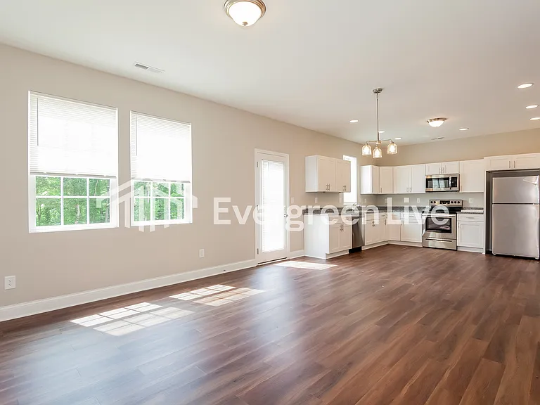 8537 Colgate Cir — Photo 4