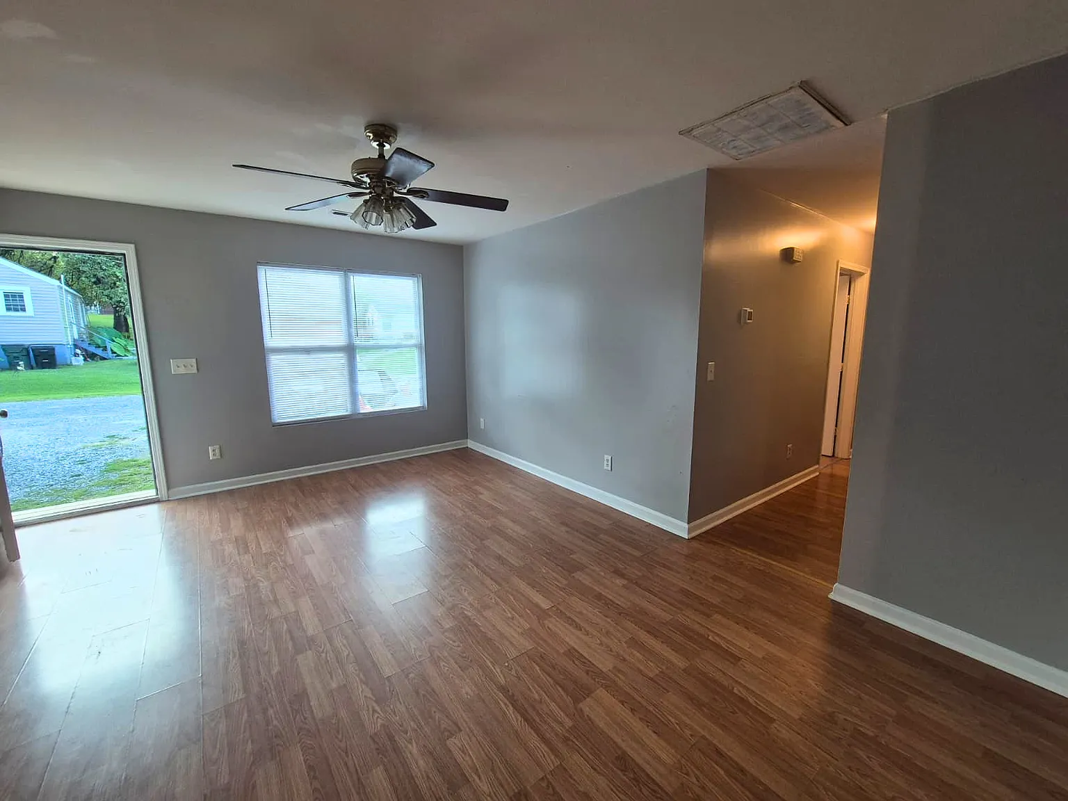 3 bed, 1100 sqft, $1,395 — Photo 3