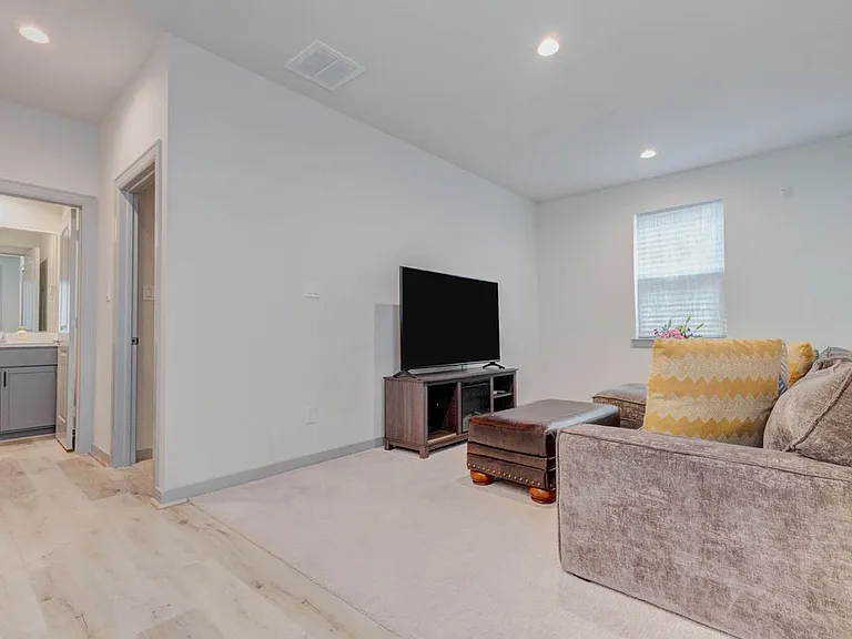 4502 Buck St — Photo 8