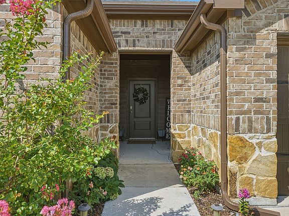 2nd image of 1312 Honeysuckle Dr
