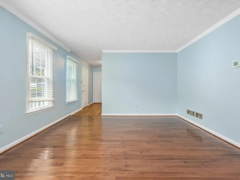 2505 Buckingham Ct — Photo 7