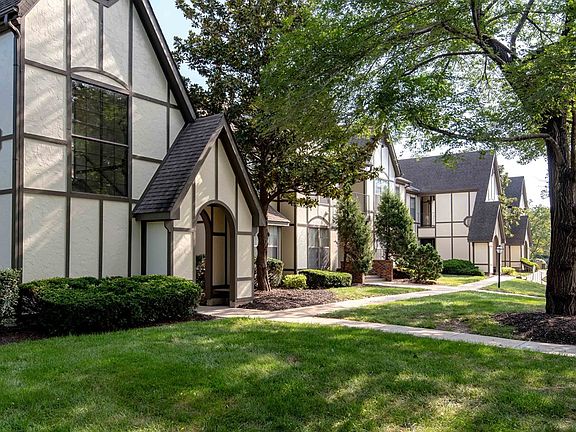 3rd image of 3801 Somerset Dr #11-204