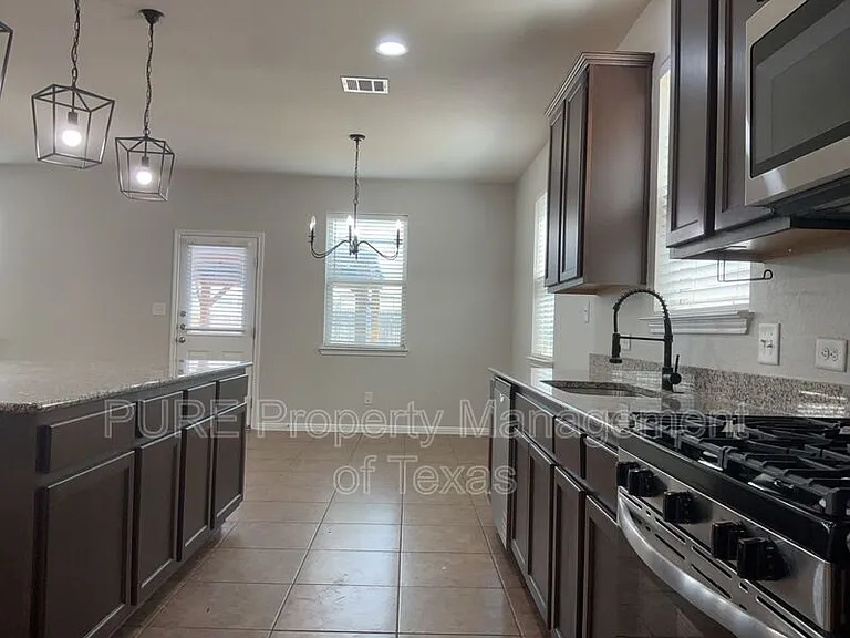 161 Nogalito Way — Photo 17