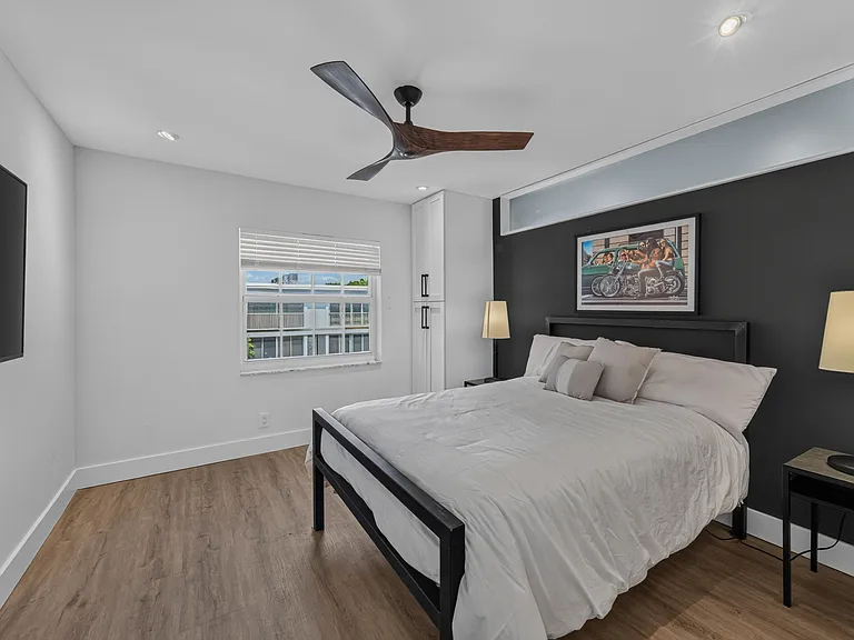 6515 Bay Club Dr #4 — Photo 32