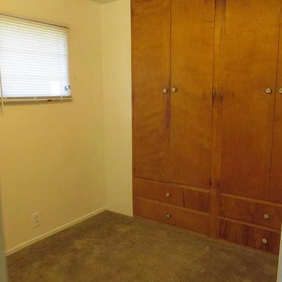 1074 W Johnston Ave — Photo 9