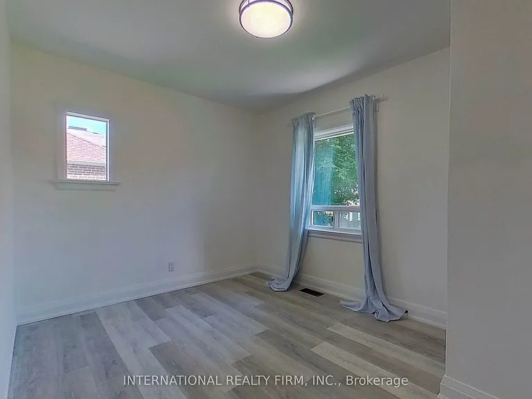 85 Churchill Ave — Photo 22