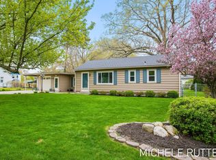 526 Pinecrest St, Holland, MI 49424