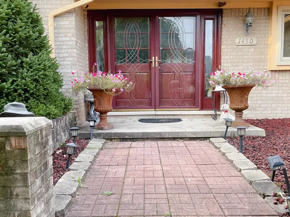 1450 Durand Dr, Troy, MI 48098