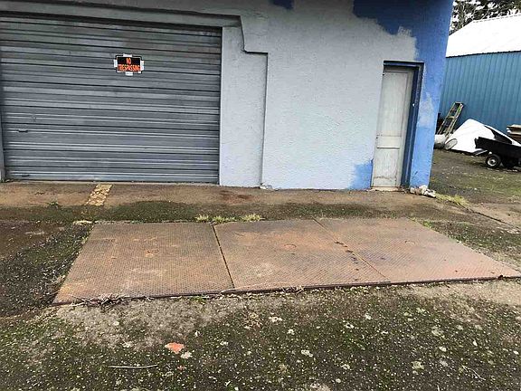 5th image of 204 W Bishop Way