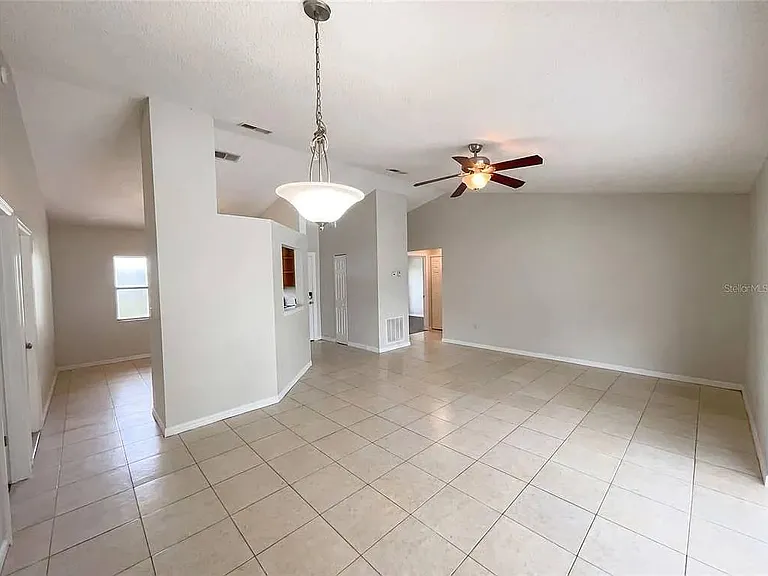 109 Dulverton Way — Photo 2