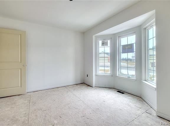 4th image of 1885 N Kenwyck Dr