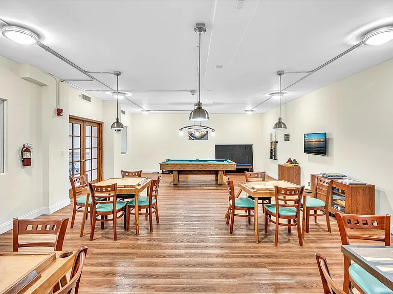 2655 Collins Ave #1710 — Photo 38