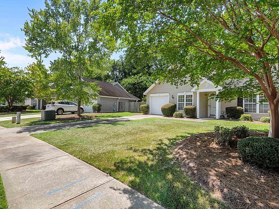 3rd image of 106 Park Meadow Dr