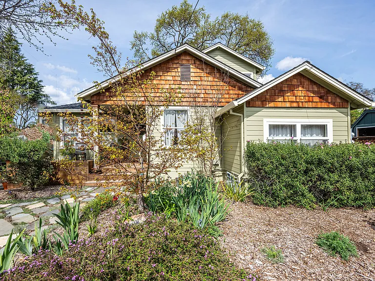 366 Patten St — Photo 1