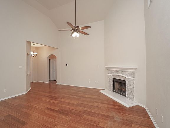 4th image of 10617 Fossil Hill Dr