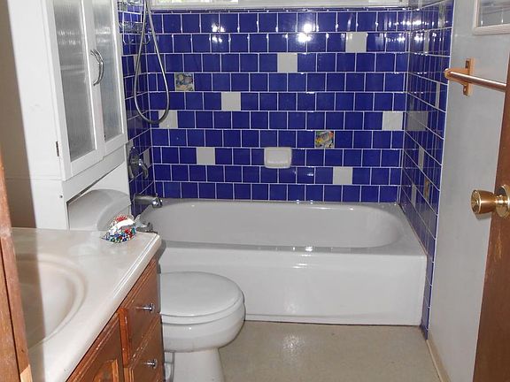 Upstairs bathroom