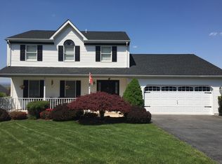 2715 Temple Dr, Sinking Spring, PA 19608