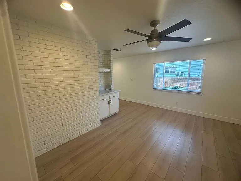 9101 Rosewood Dr — Photo 11