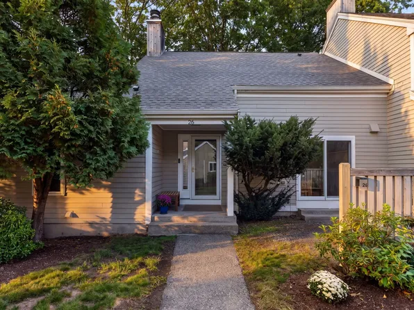 26 Fifer Ln, Lexington, MA 02420