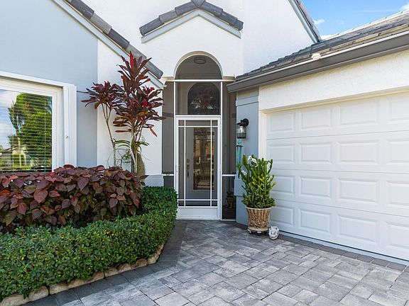 4th image of 7707 Stirling Bridge Boulevard N
