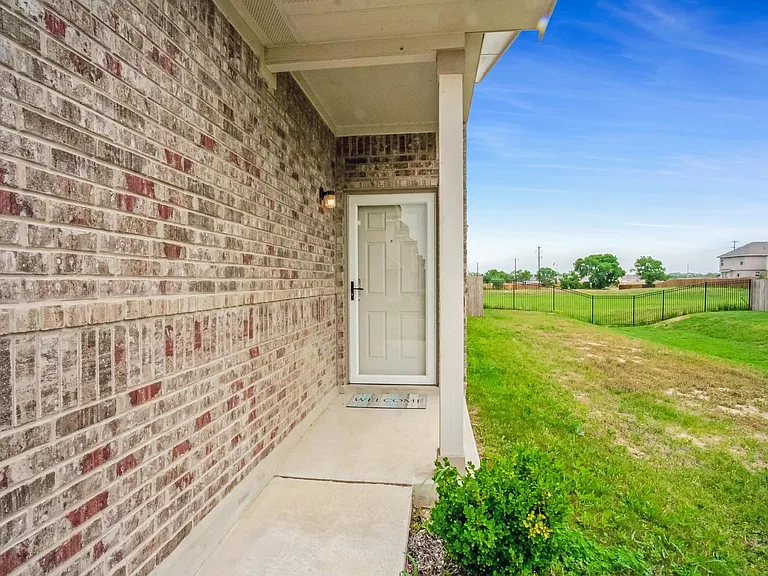 5323 Moni Rock Dr — Photo 3