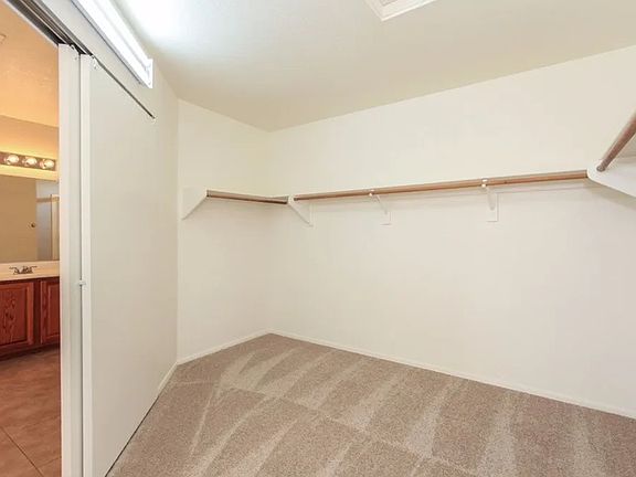 4th image of 101 Birch Wood Ct