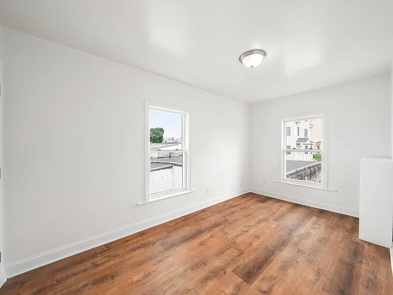 16 Oakes St #2 — Photo 18