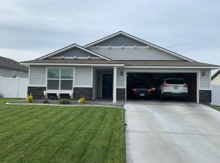 4915 Santa Cruz Ln, Pasco, WA 99301