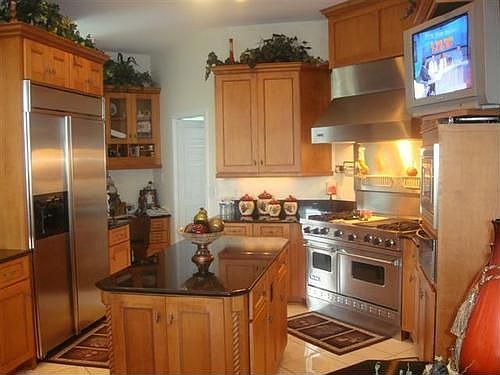 3rd image of 120 Island Cove Ln
